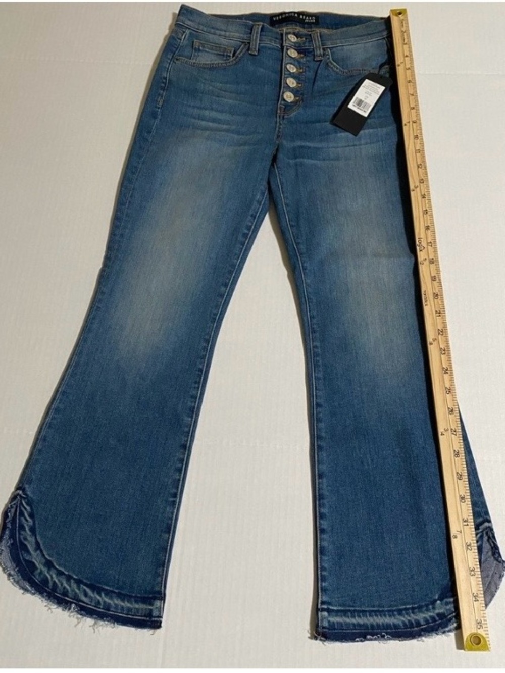 Veronica Beard Carolyn High Rise Dolphin Jeans
Hem 27 - Picture 12 of 14